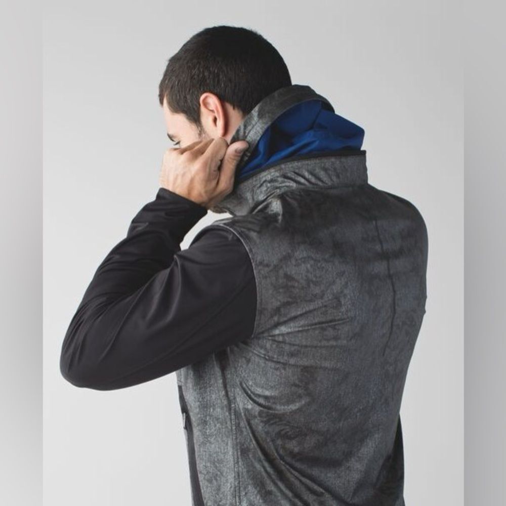Lululemon Specular Reflective Jacket - Picture 15 of 16